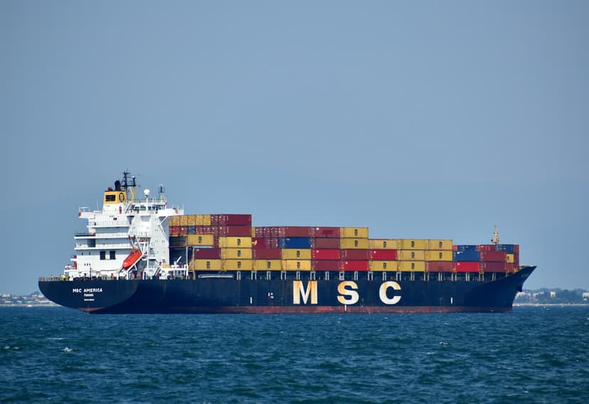 Building a Real-Time Global Vessel Tracking System with Arc